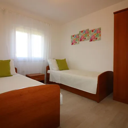 Ferienhaus-mit-pool-in-porec-melisa-7 3*