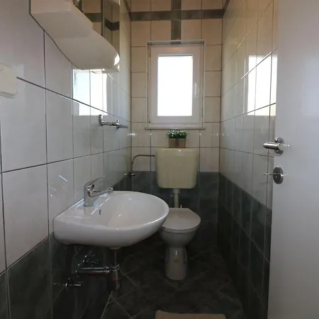 Ferienhaus-mit-pool-in-porec-melisa-7 Hotel