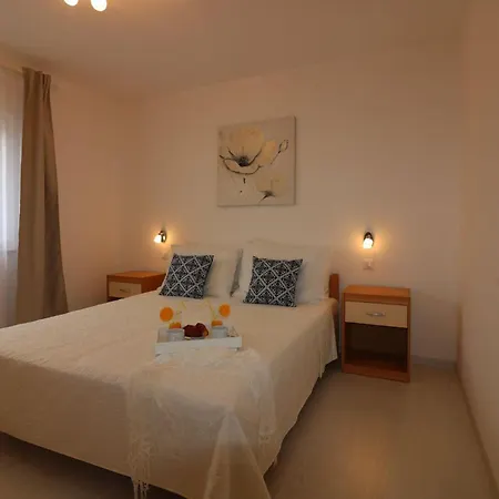 Hotel Ferienhaus-mit-pool-in-porec-melisa-7 3*