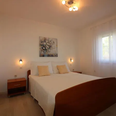Ferienhaus-mit-pool-in-porec-melisa-7