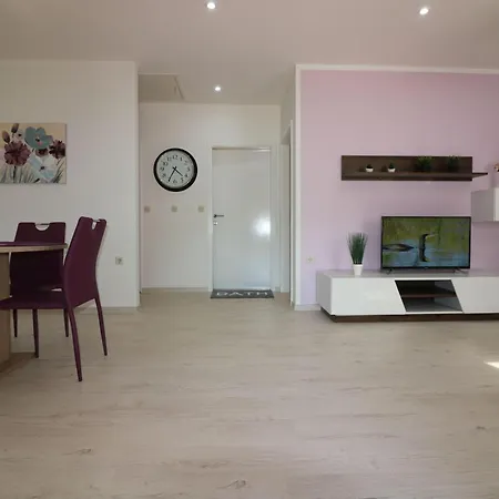 Ferienhaus-mit-pool-in-porec-melisa-7 Hotel Poreč
