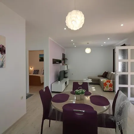 Hotel Ferienhaus-mit-pool-in-porec-melisa-7 3*