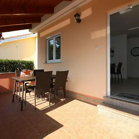 Hotel Ferienhaus-mit-pool-in-porec-melisa-7 Poreč